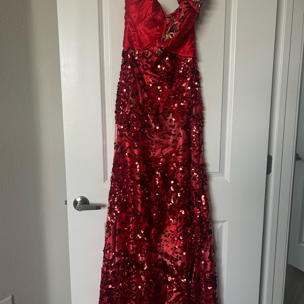 Tony Bowls Limited Red One-Shoulder Sequin Gown - Size 4